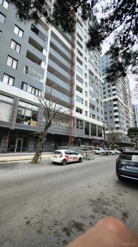 Satılır 3 otaqlı mənzil 146 m²