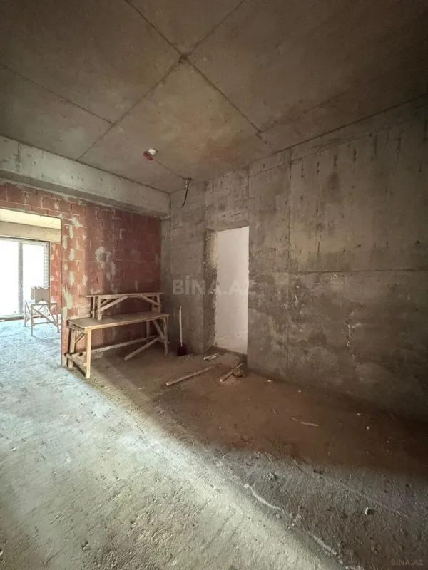 Satılır 5 otaqlı mənzil 265 m²