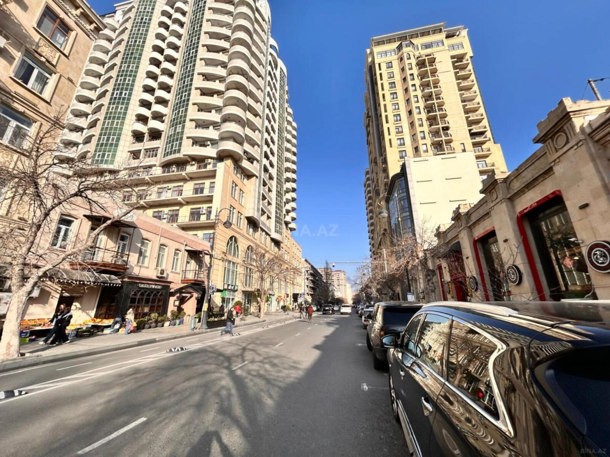 Satılır 5 otaqlı mənzil 265 m²
