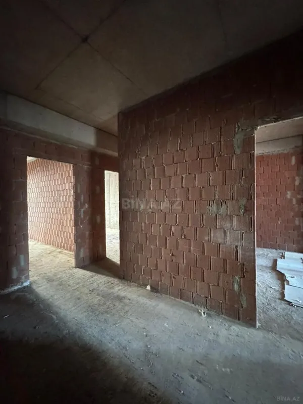 Satılır 5 otaqlı mənzil 265 m²