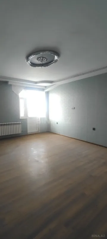 Satılır 5 otaqlı mənzil 260 m²