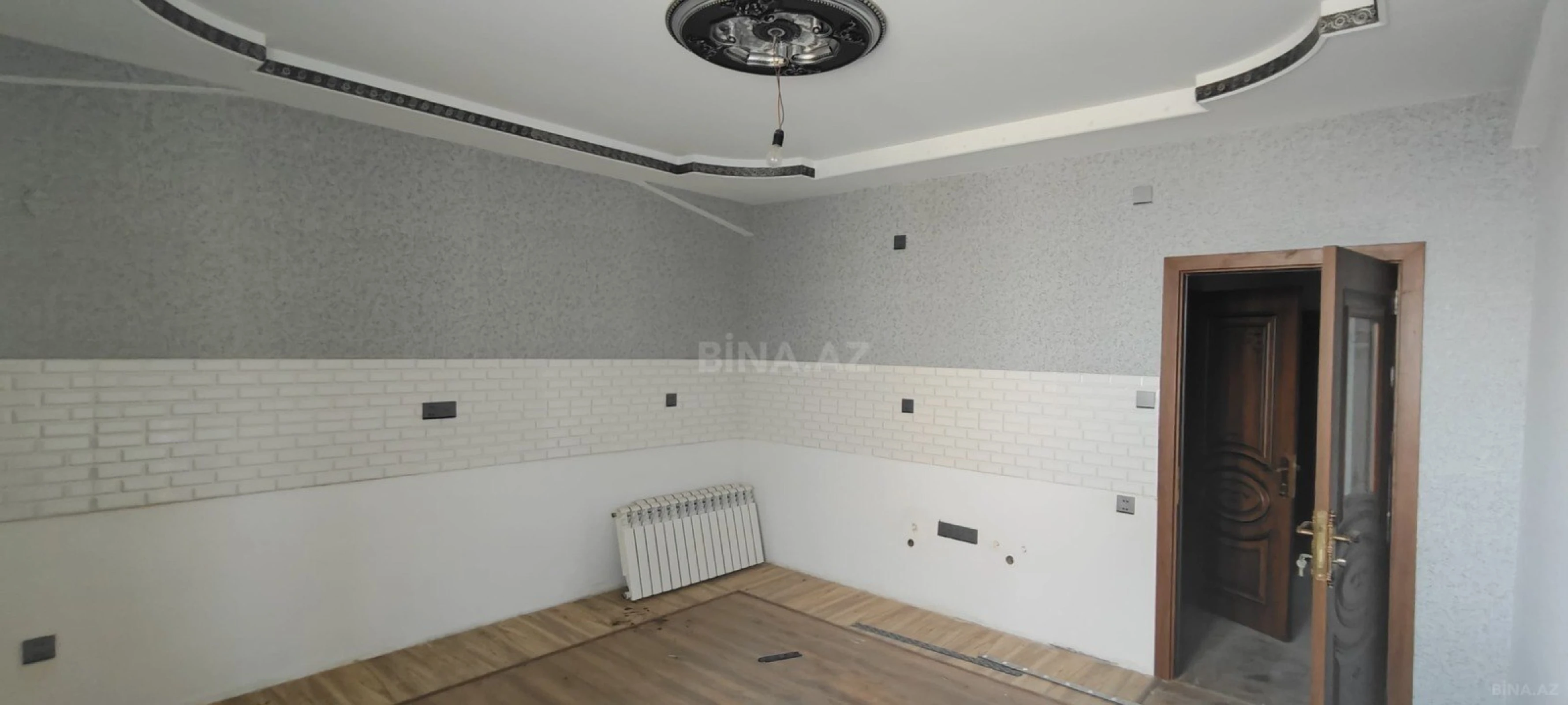 Satılır 5 otaqlı mənzil 260 m²