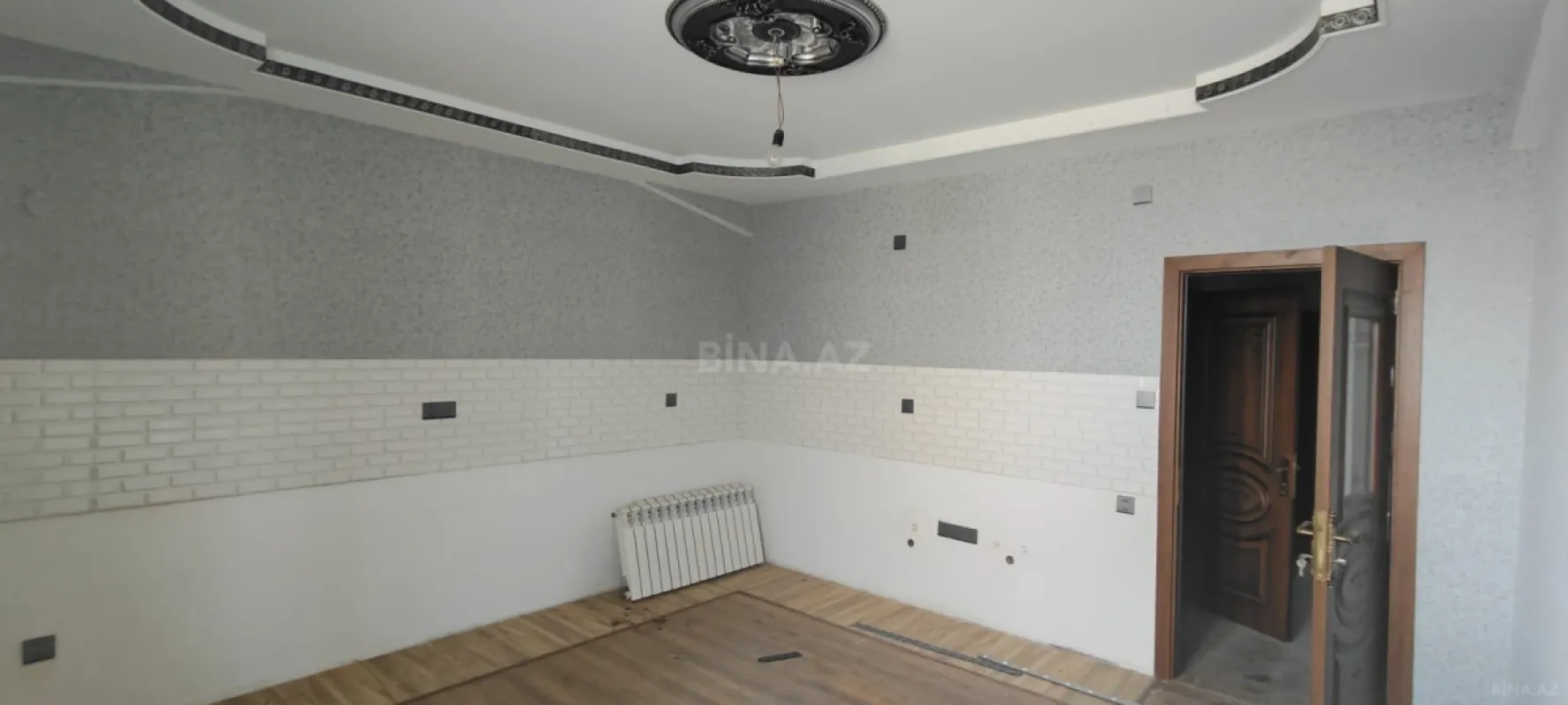 Satılır 5 otaqlı mənzil 260 m²