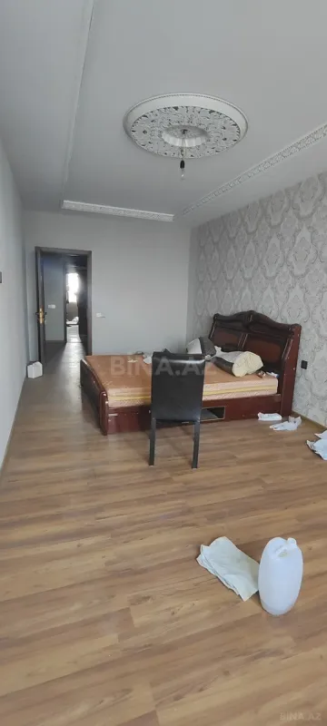 Satılır 5 otaqlı mənzil 260 m²