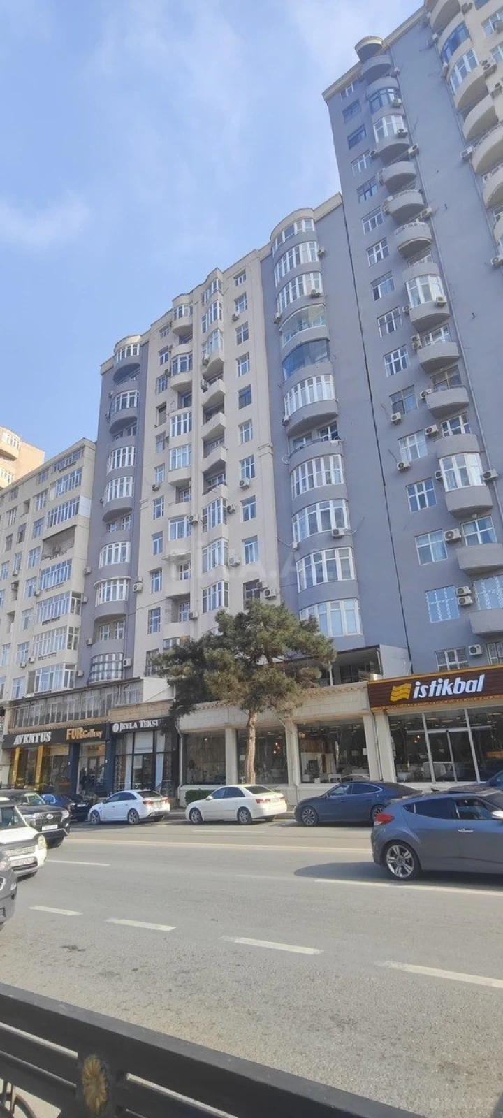 Satılır 5 otaqlı mənzil 260 m²