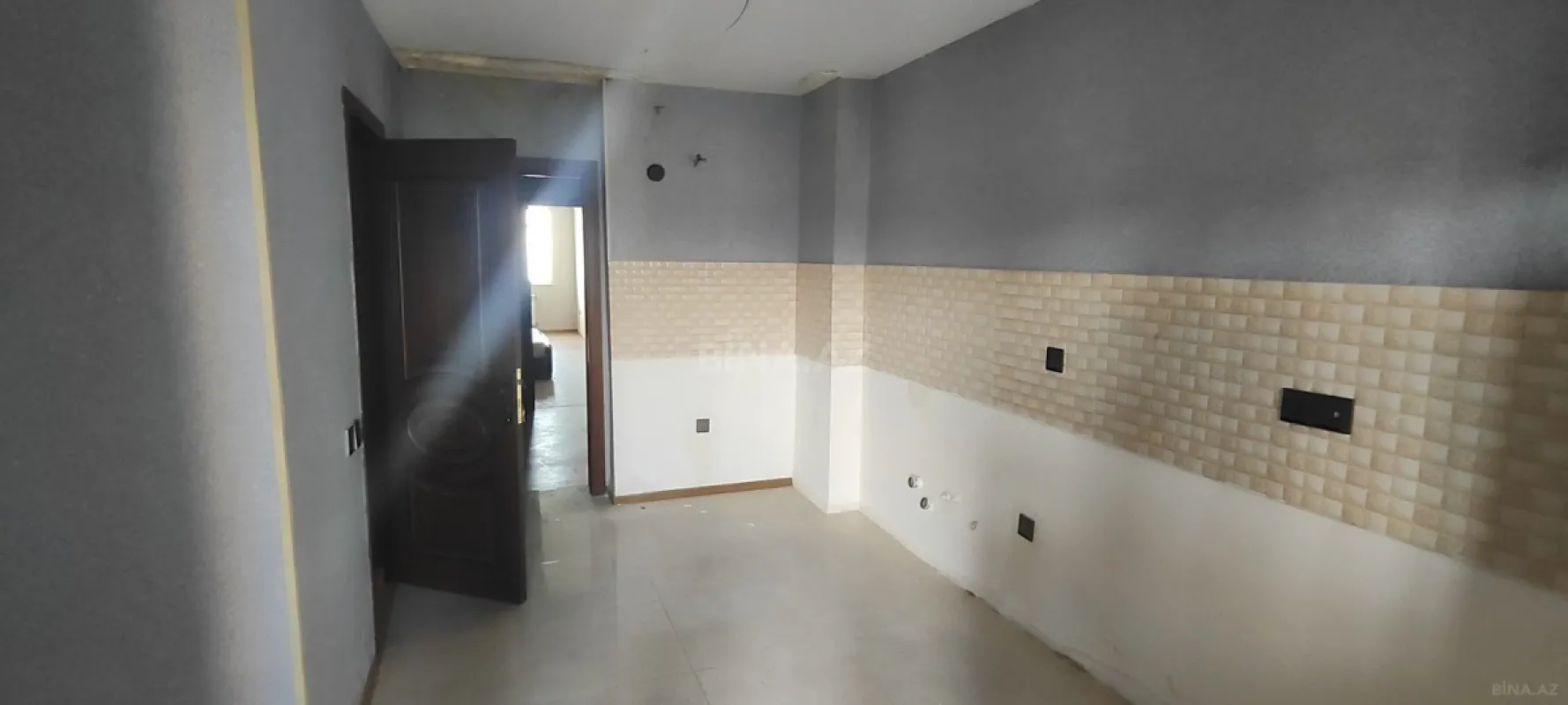 Satılır 5 otaqlı mənzil 260 m²