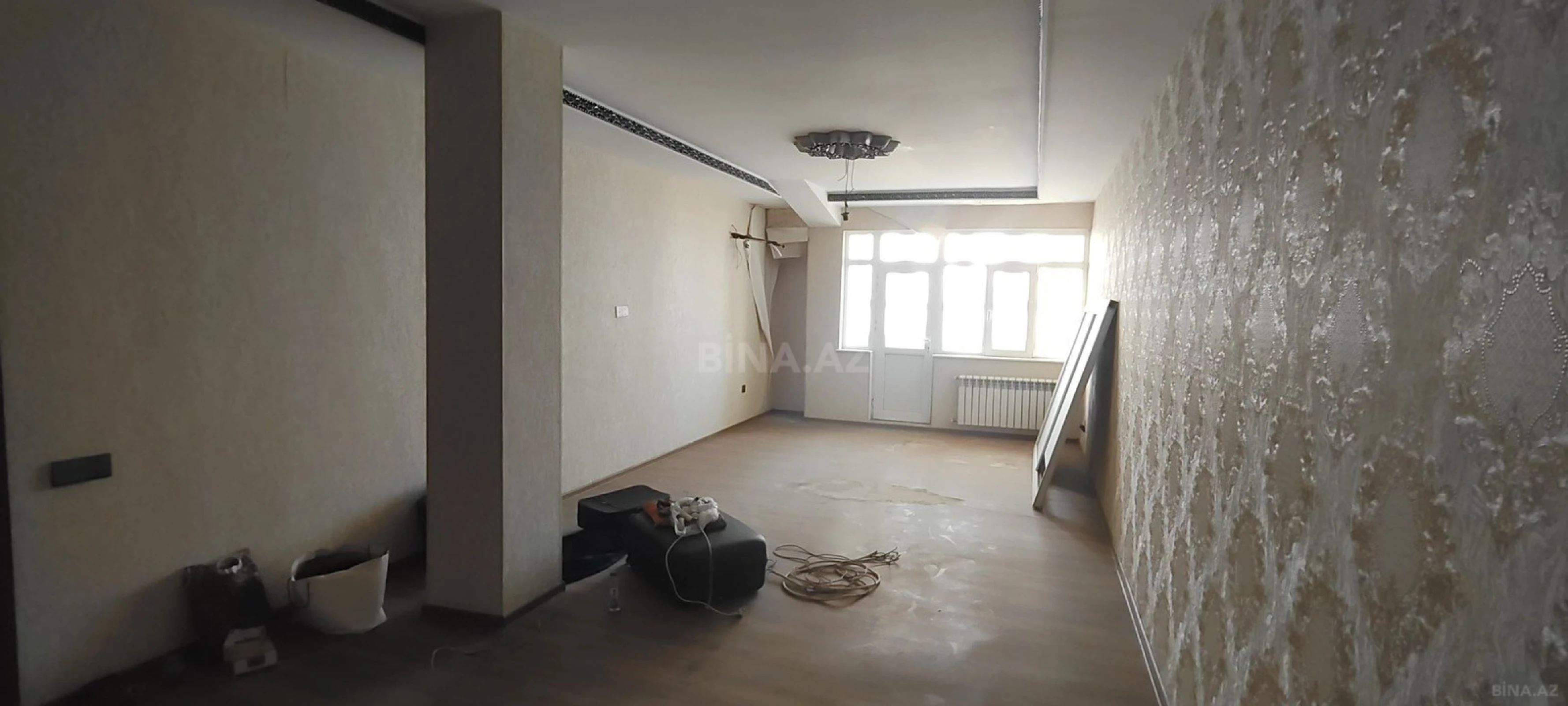 Satılır 5 otaqlı mənzil 260 m²