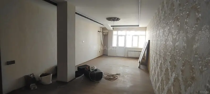 Satılır 5 otaqlı mənzil 260 m²