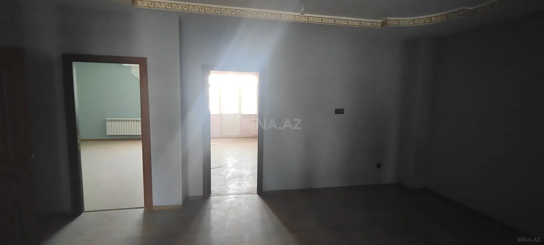 Satılır 5 otaqlı mənzil 260 m²