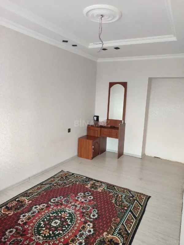 Satılır 4 otaqlı mənzil 110 m²