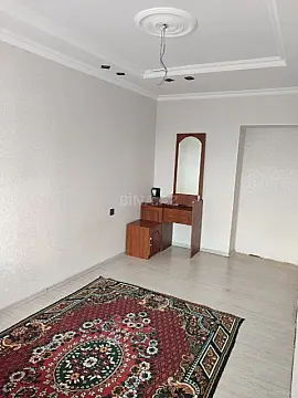Satılır 4 otaqlı mənzil 110 m²