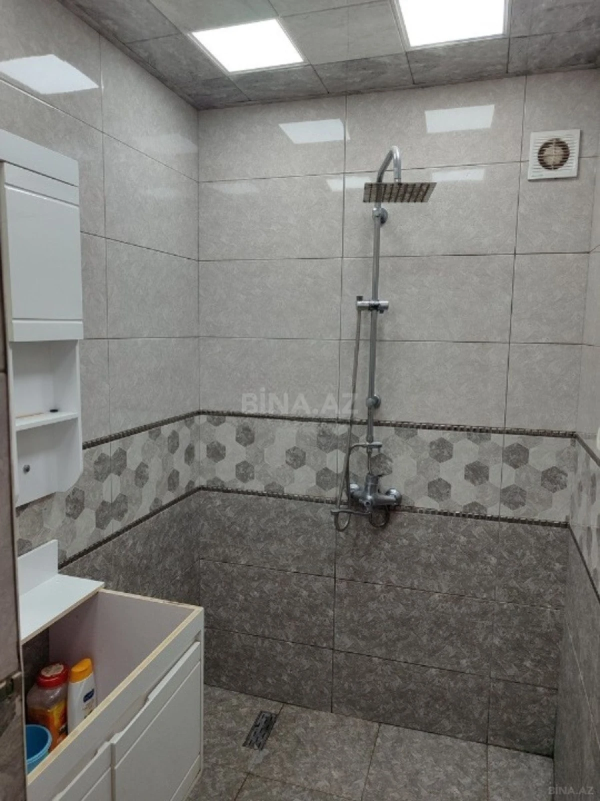 Satılır 4 otaqlı mənzil 110 m²