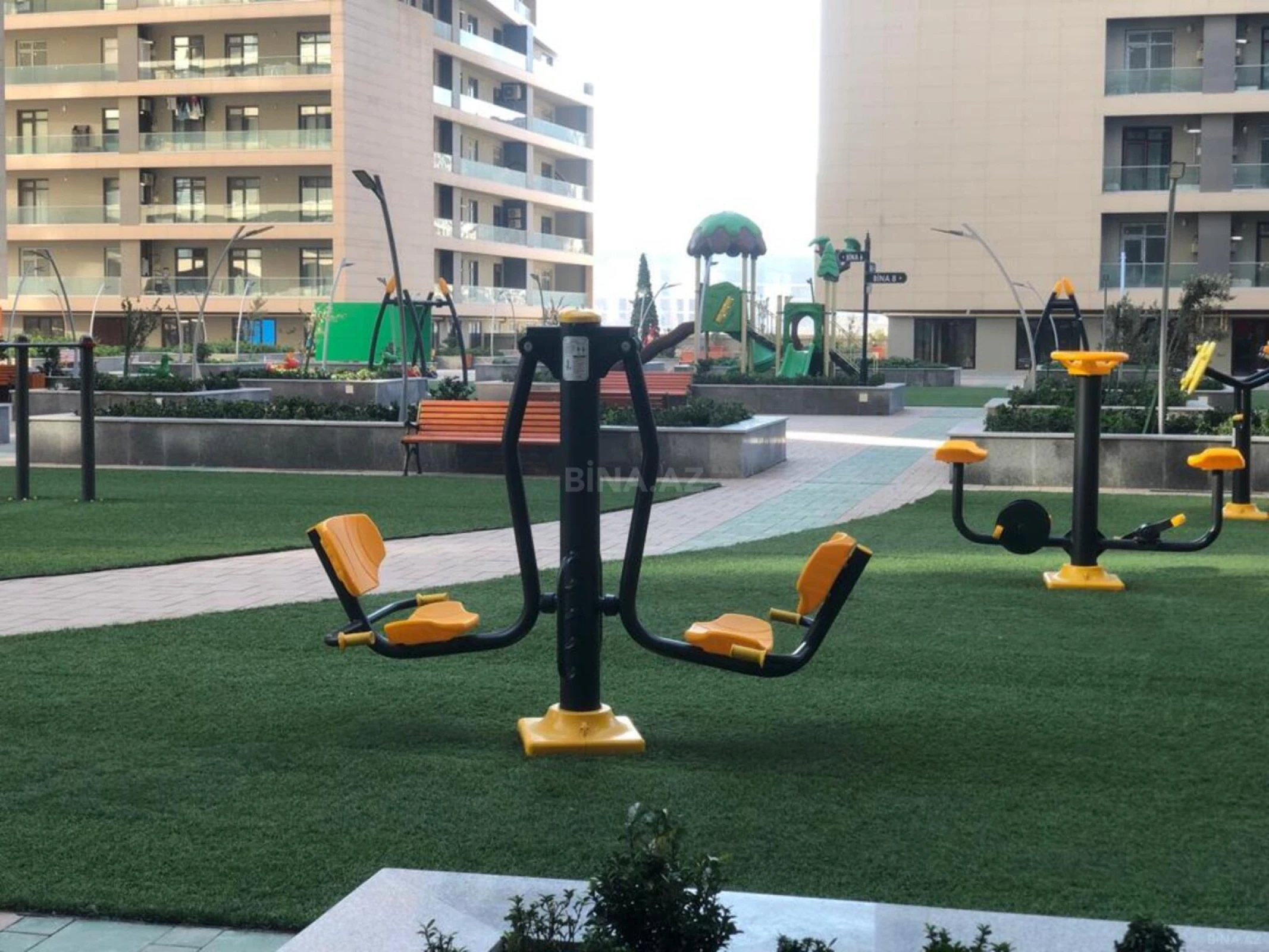 Satılır 3 otaqlı mənzil 147.5 m²