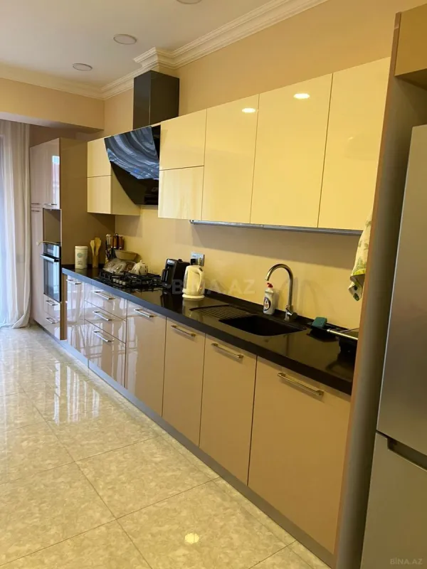 Kirayə verilir 2 otaqlı mənzil 120 m²