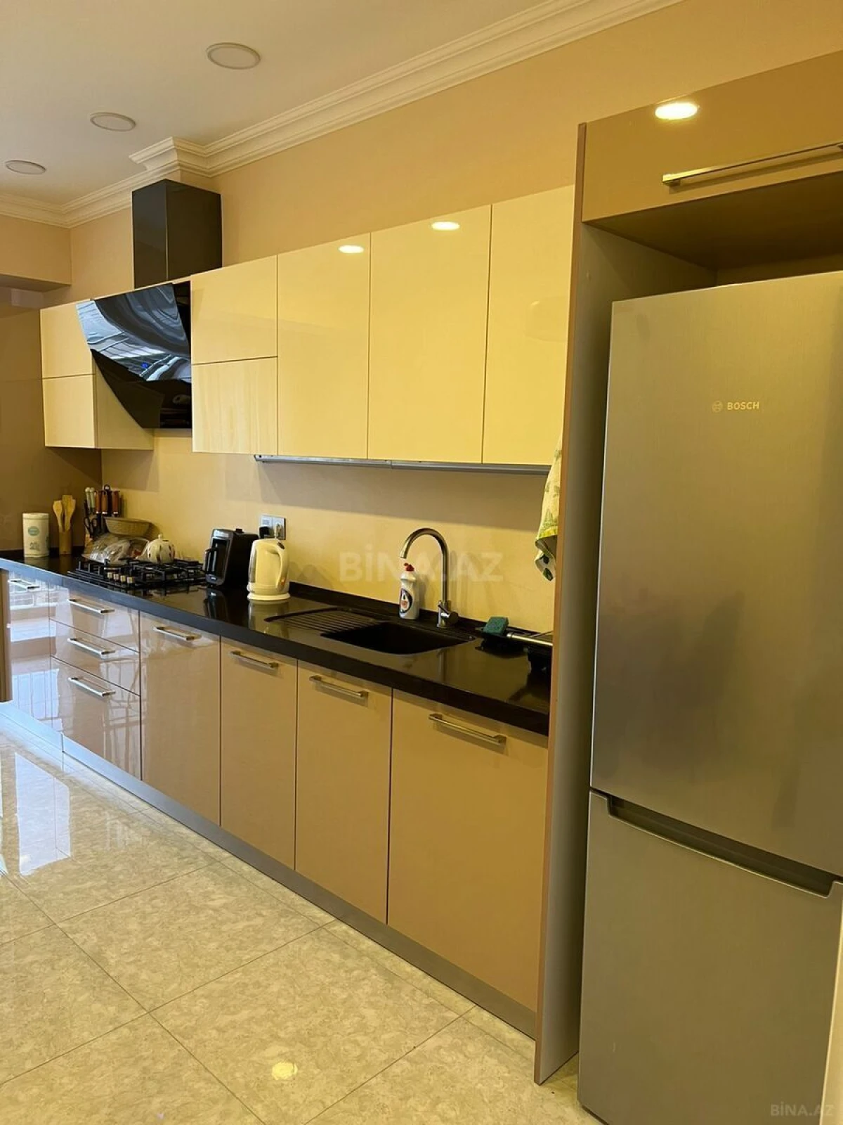 Kirayə verilir 2 otaqlı mənzil 120 m²