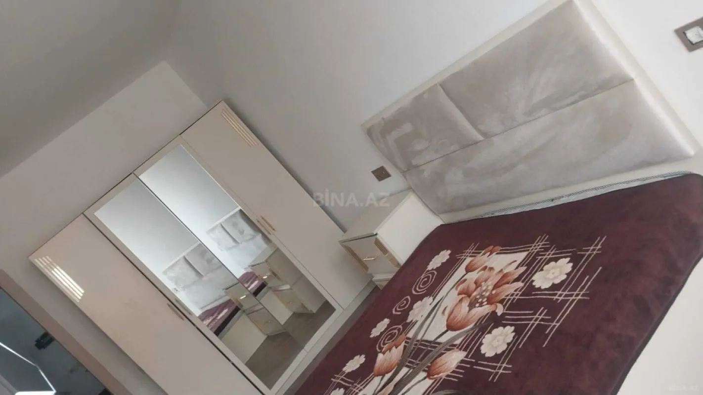 Satılır 2 otaqlı mənzil 82.2 m²