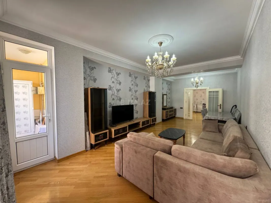 Kirayə verilir 2 otaqlı mənzil 100 m²