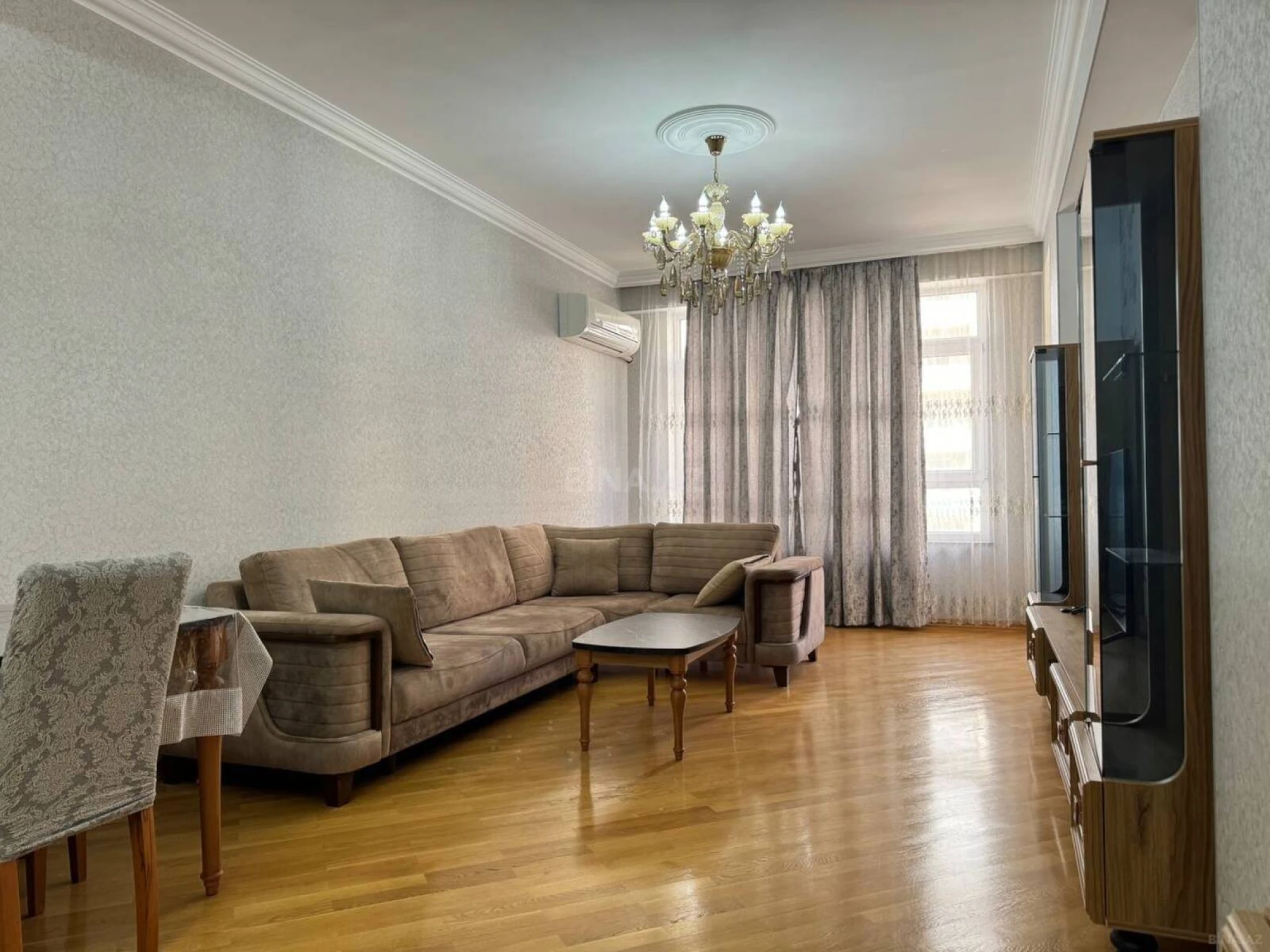 Kirayə verilir 2 otaqlı mənzil 100 m²