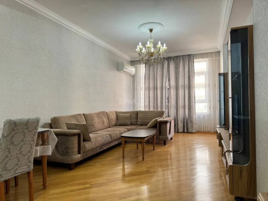 Kirayə verilir 2 otaqlı mənzil 100 m²