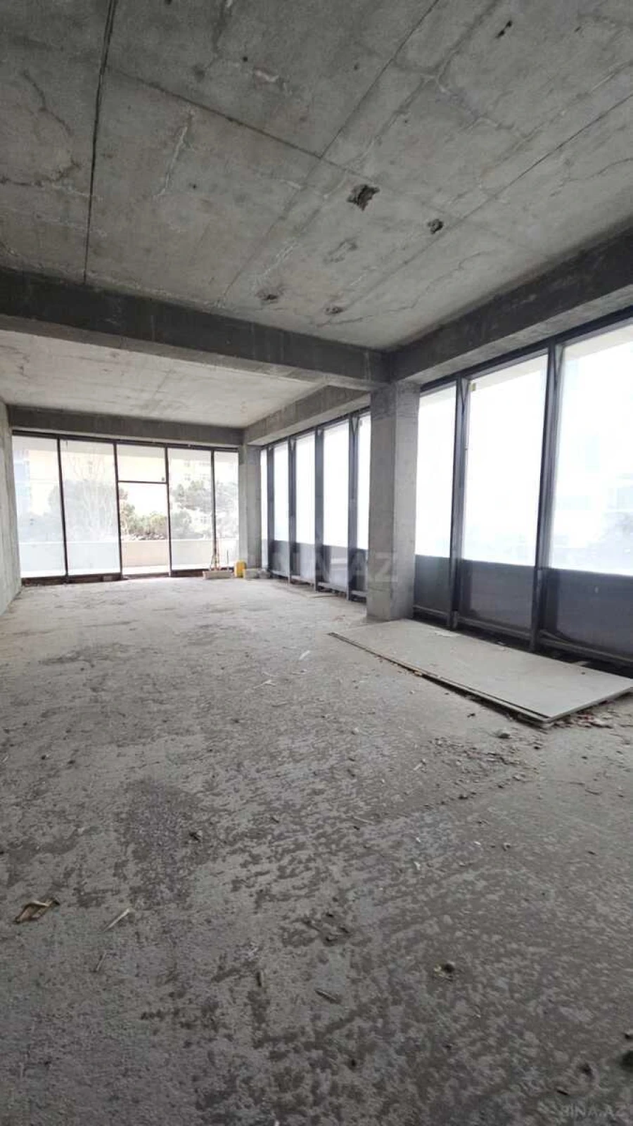 Satılır obyekt 600 m²