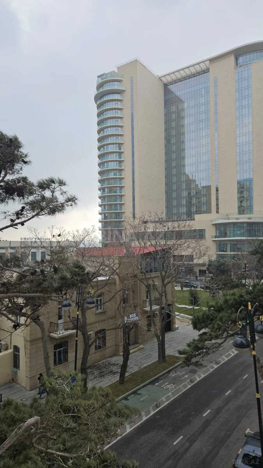 Satılır obyekt 600 m²