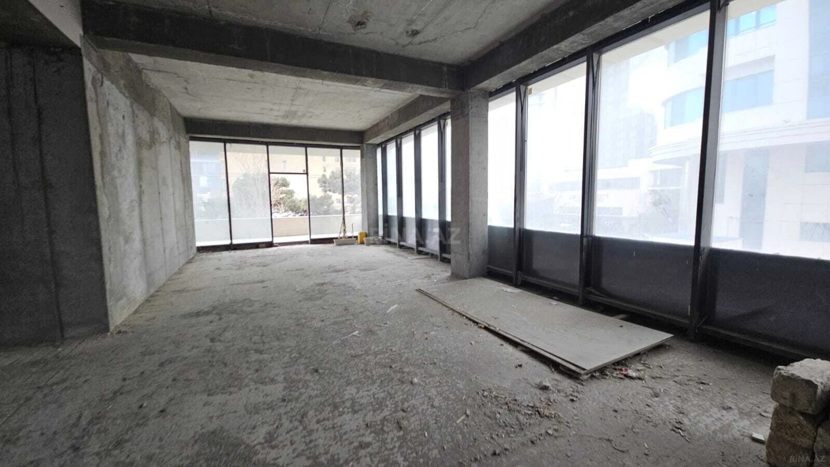 Satılır obyekt 600 m²