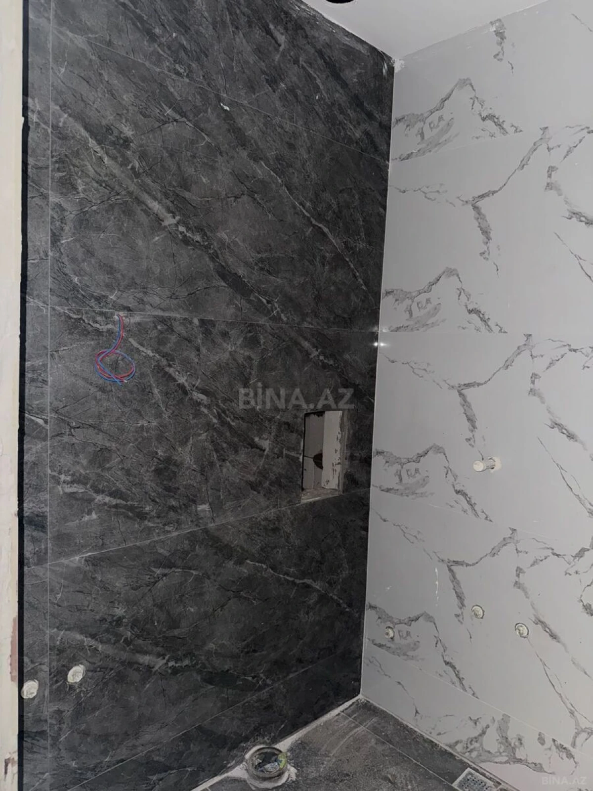 Satılır 2 otaqlı mənzil 77 m²