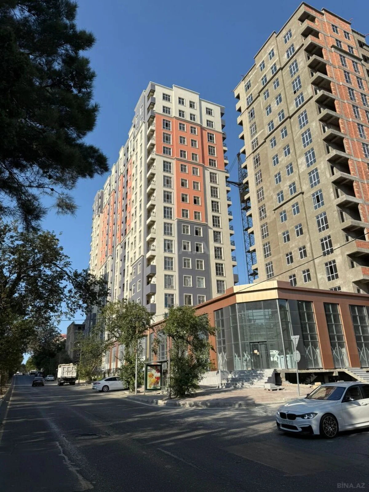 Satılır 2 otaqlı mənzil 77 m²