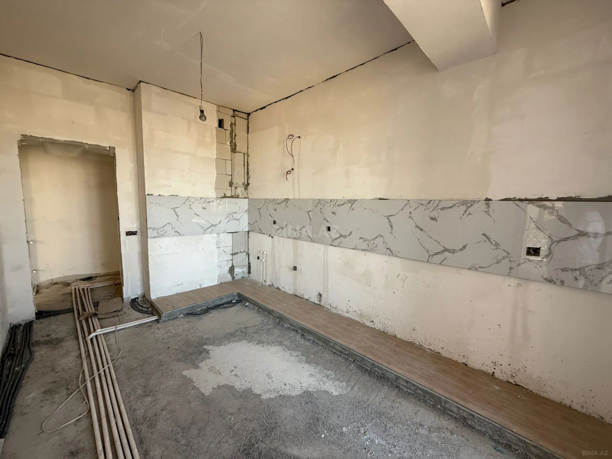 Satılır 2 otaqlı mənzil 77 m²