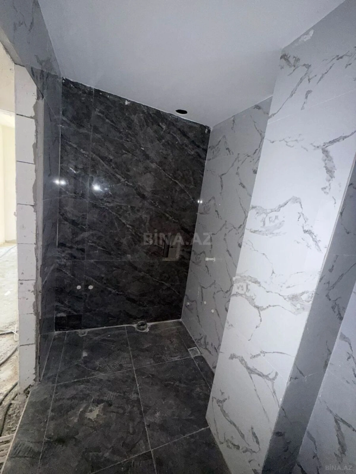 Satılır 2 otaqlı mənzil 77 m²