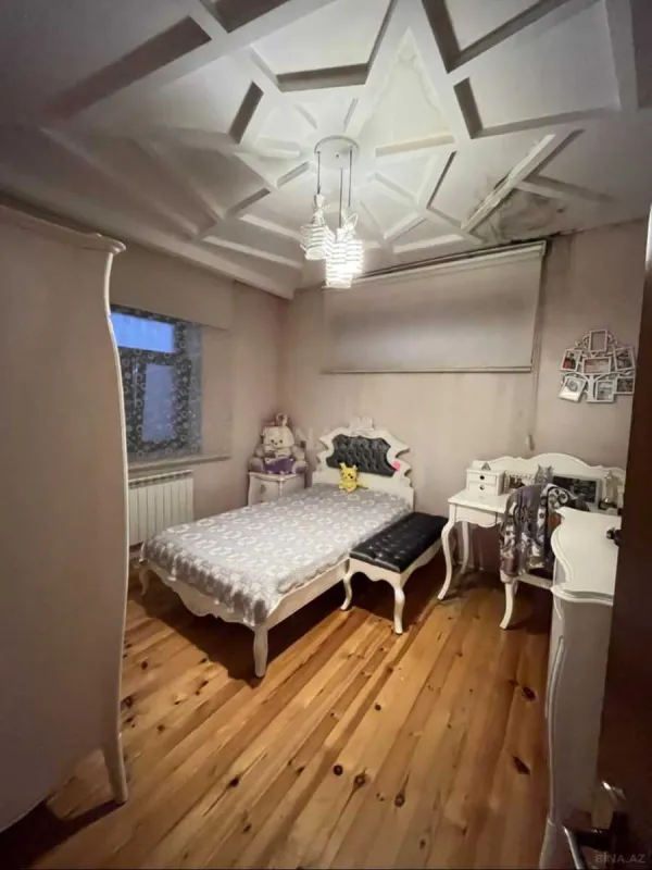 Satılır 7 otaqlı həyət evi 500 m²
