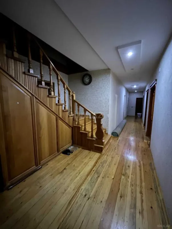 Satılır 7 otaqlı həyət evi 500 m²