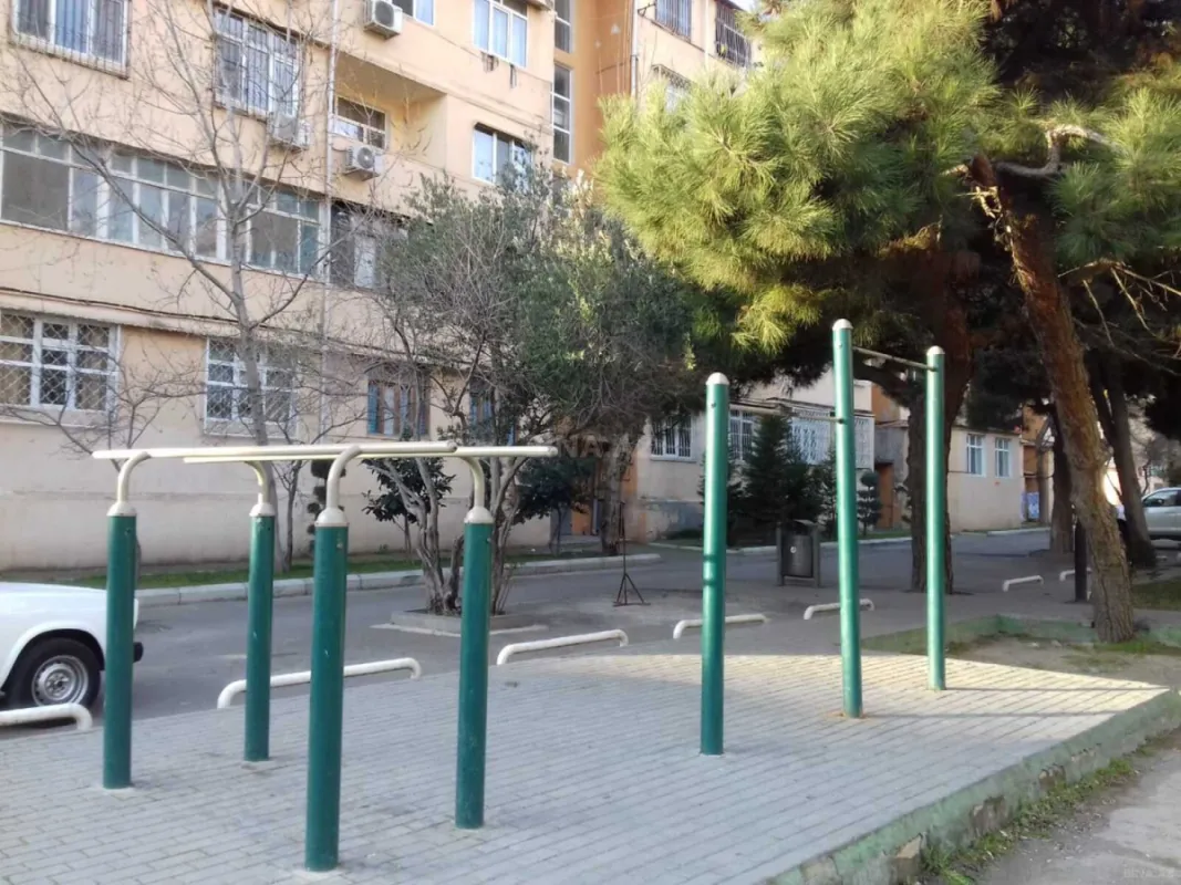 Satılır 5 otaqlı mənzil 120 m²