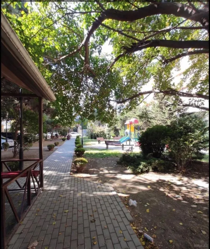 Satılır 5 otaqlı mənzil 120 m²