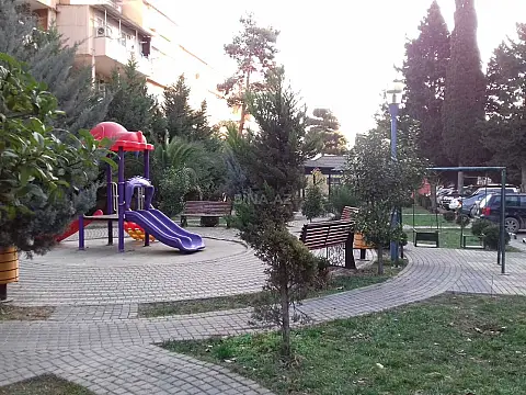 Satılır 5 otaqlı mənzil 120 m²