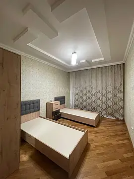 Satılır 5 otaqlı mənzil 120 m²