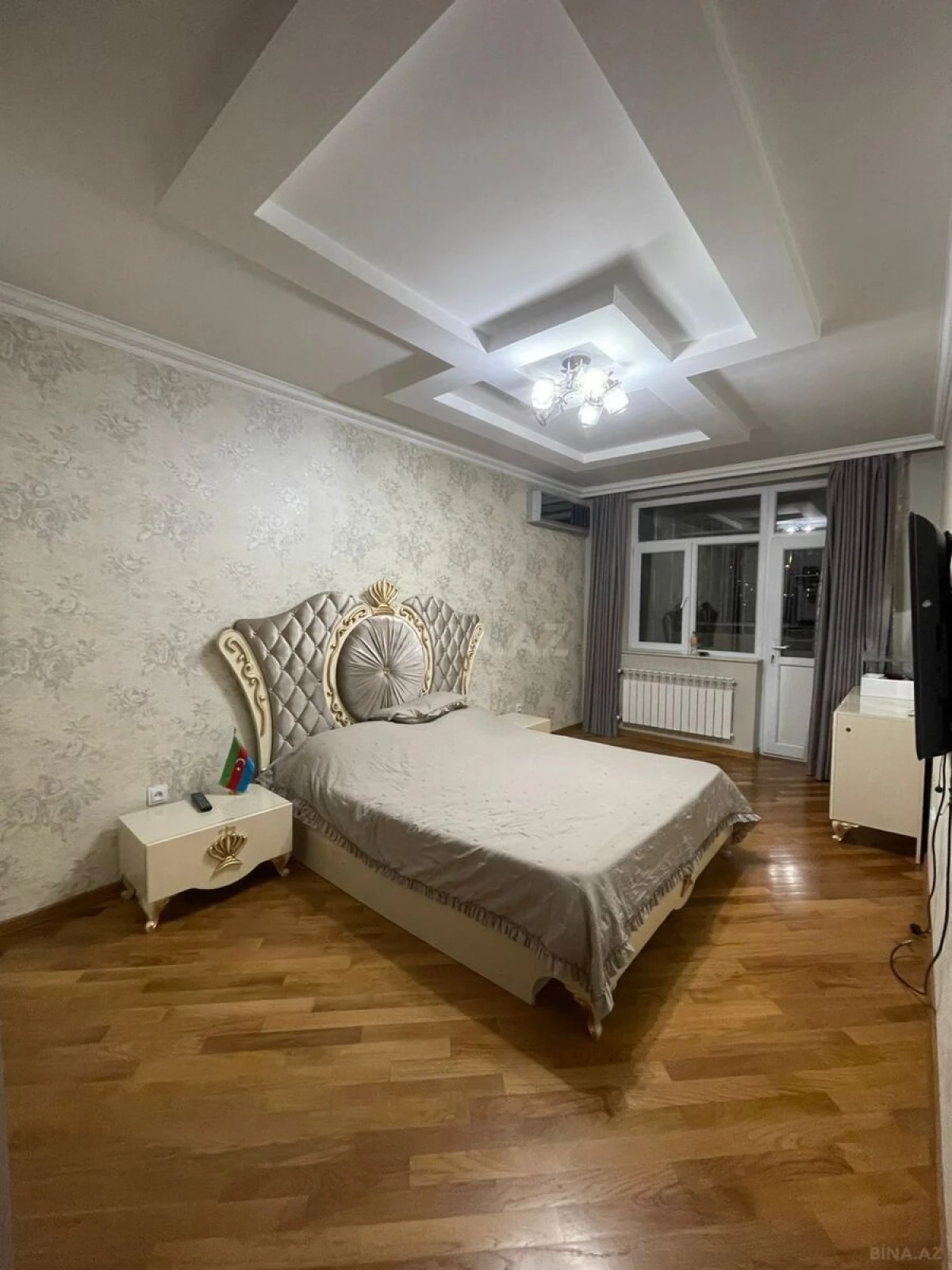 Satılır 5 otaqlı mənzil 120 m²