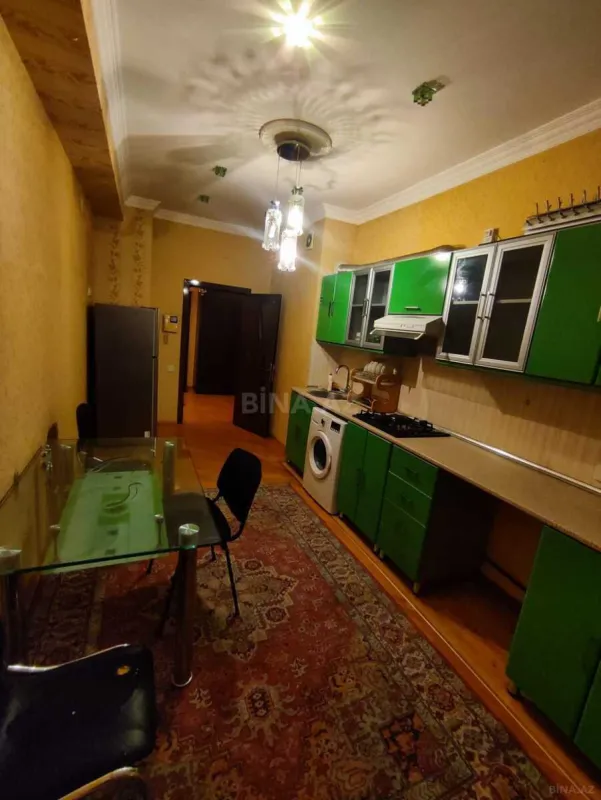 Kirayə verilir 2 otaqlı mənzil 100 m²