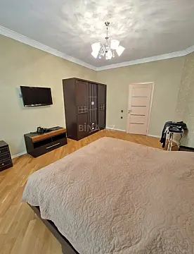 Satılır 3 otaqlı mənzil 130 m²