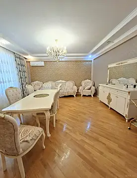 Satılır 3 otaqlı mənzil 130 m²
