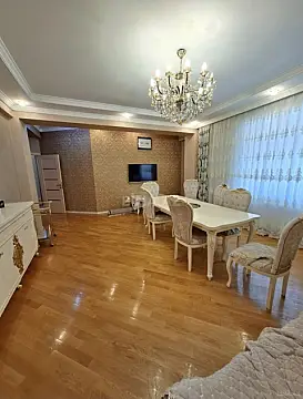Satılır 3 otaqlı mənzil 130 m²