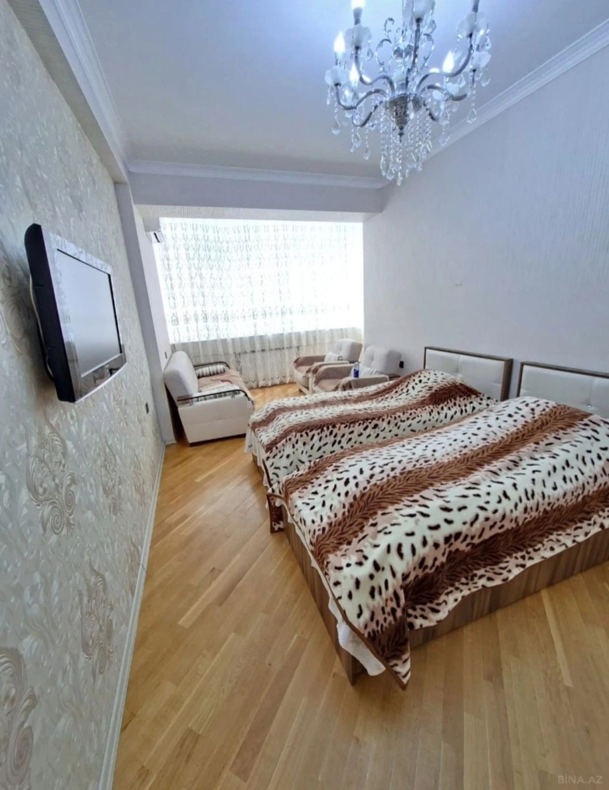 Satılır 3 otaqlı mənzil 130 m²