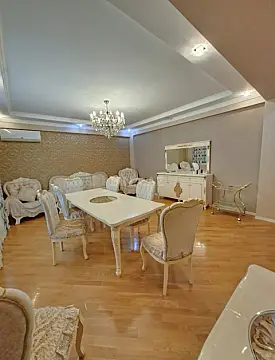 Satılır 3 otaqlı mənzil 130 m² — Bakı, İnşaatçılar 3 otaq 130.00 m²