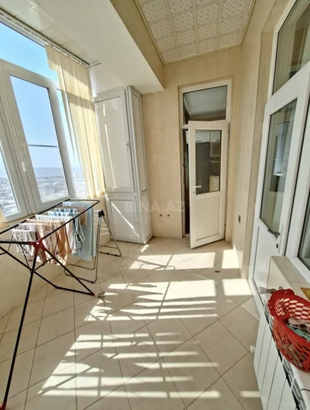 Satılır 3 otaqlı mənzil 130 m²