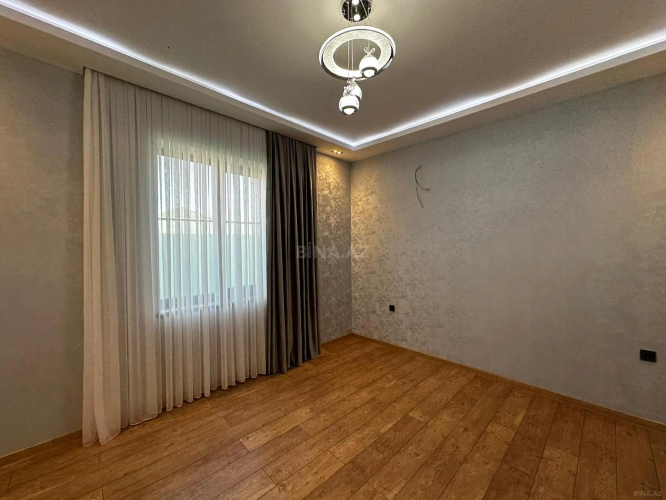 Satılır 4 otaqlı həyət evi 170 m²