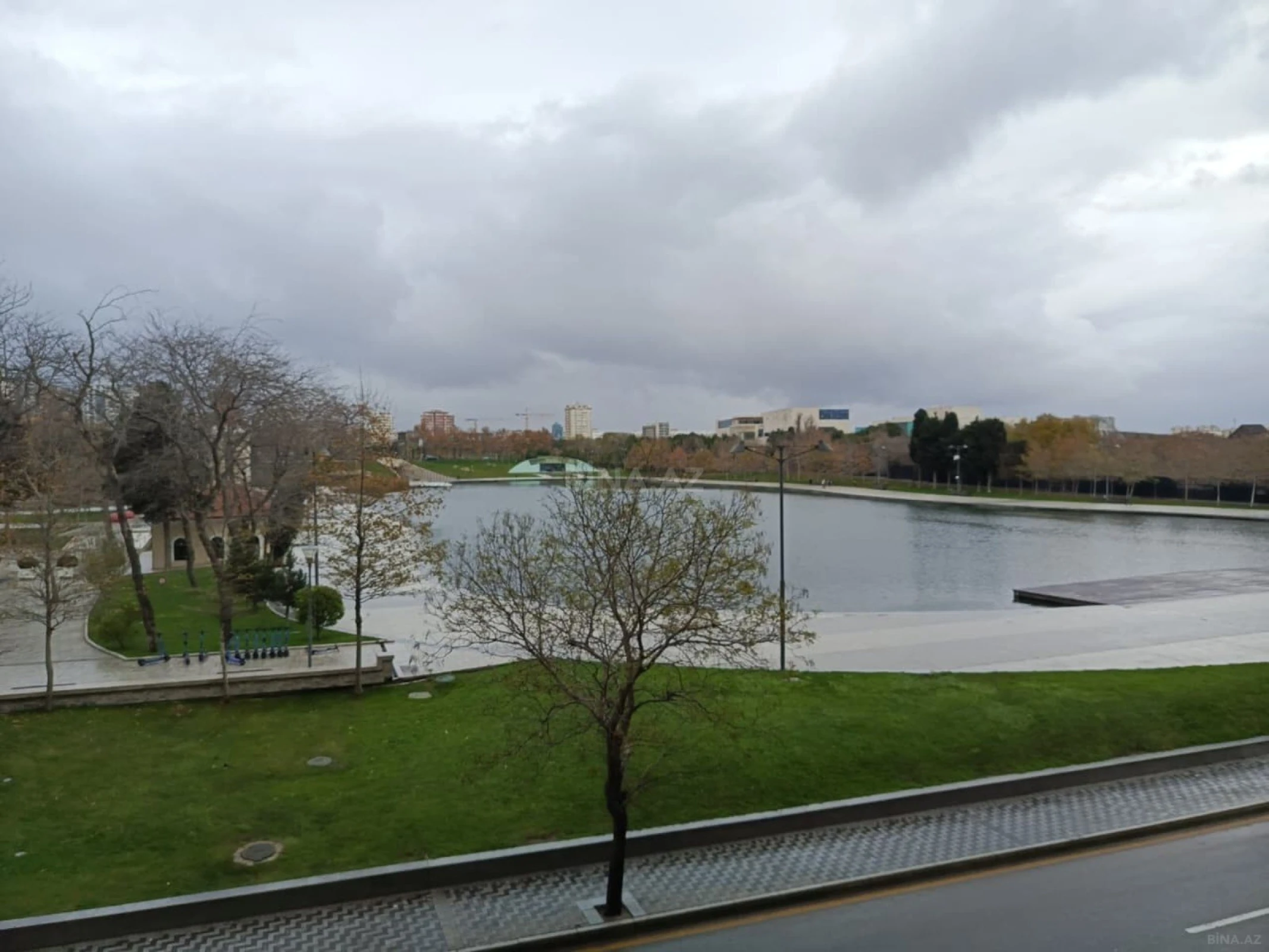 Kirayə verilir 3 otaqlı mənzil 145 m²