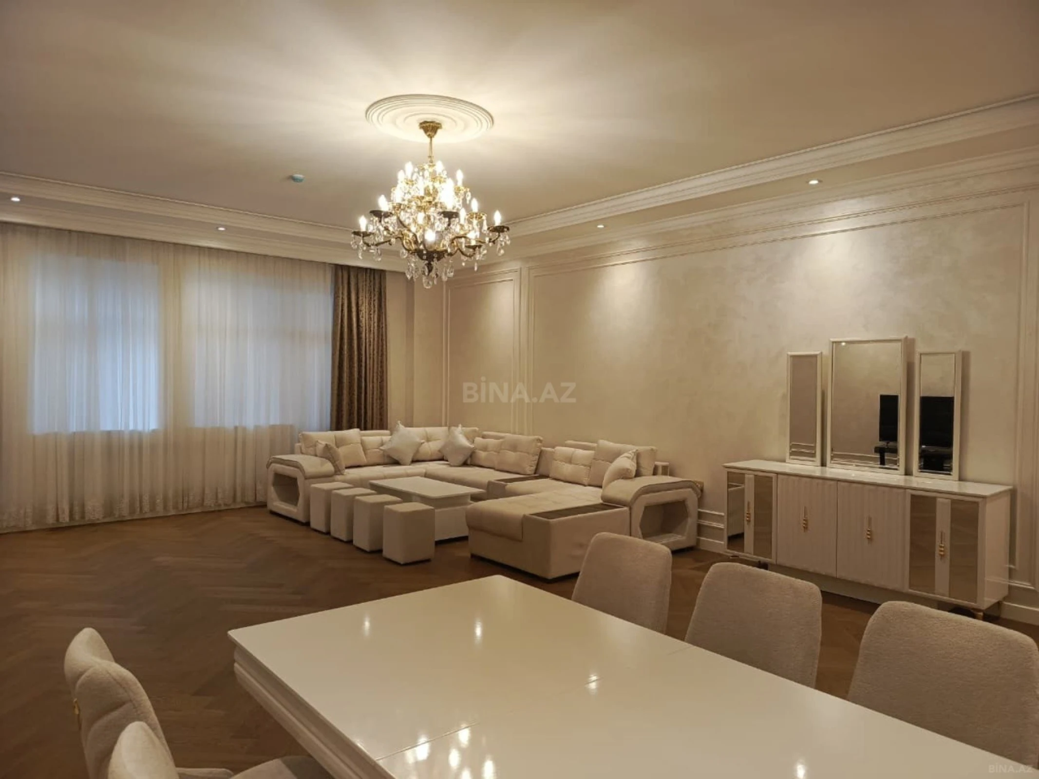 Kirayə verilir 3 otaqlı mənzil 145 m²