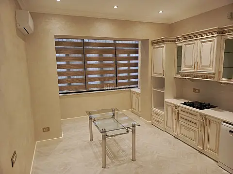 Kirayə verilir 3 otaqlı mənzil 145 m²
