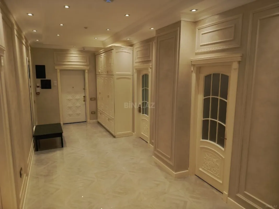 Kirayə verilir 3 otaqlı mənzil 145 m²