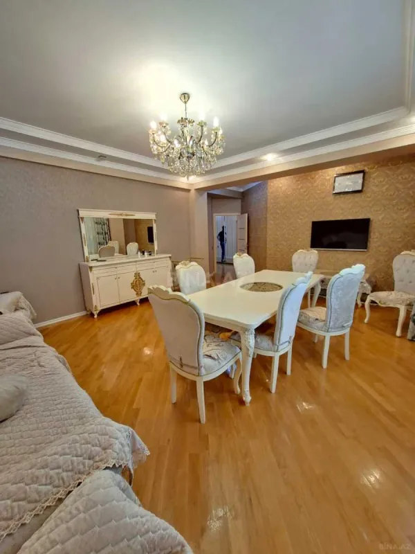 Satılır 2 otaqlı mənzil 125 m²